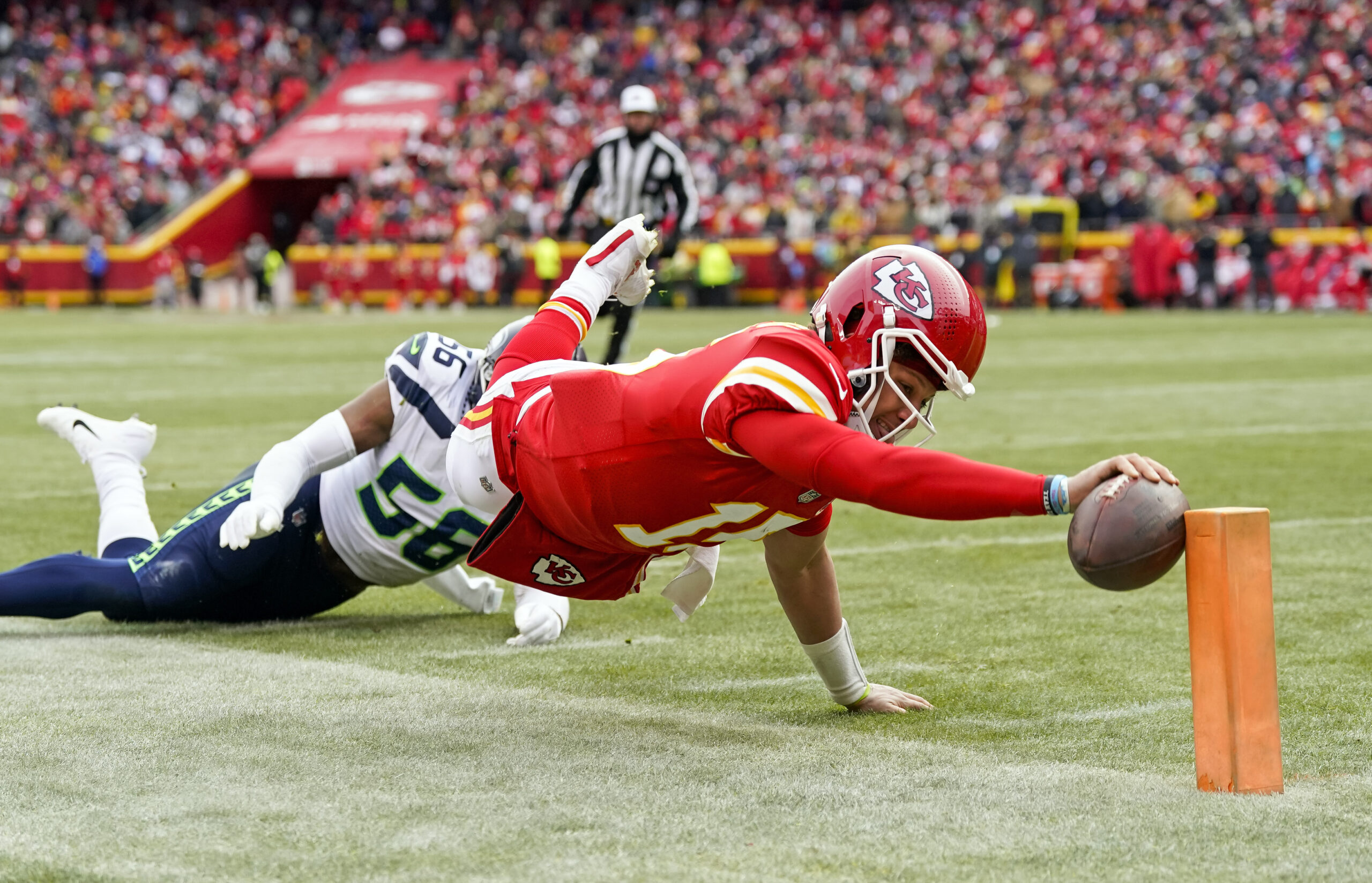 Kansas Sportsbook Promos: Get $3000 for Chiefs vs. Seahawks article feature image