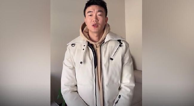 当他一步步走入灰色地带,就越发难以抵挡内心日益觉醒的黑暗冲动。