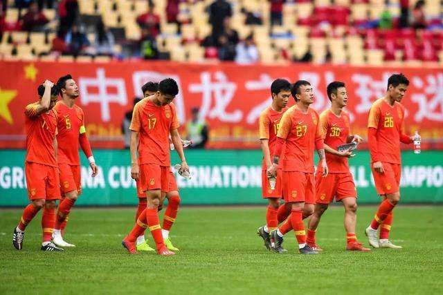 酷暑难挡 杨洋凌晨晒照感叹天气热:热死宝宝了 2015-07-14 14日凌晨,杨洋在微博晒出自拍照,附文称,“今天40度,热死宝宝了”。