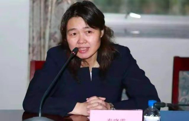“潜罪犯”再塑港片神话 吴镇宇谢天华双雄对决 2012-03-04 一年前,《潜行狙击》火爆小荧屏,如今,《变节:潜罪犯》席卷大银幕。